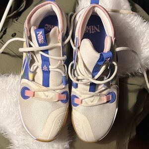 Esoecial today Nike Women's Cream and Blue Sneakers